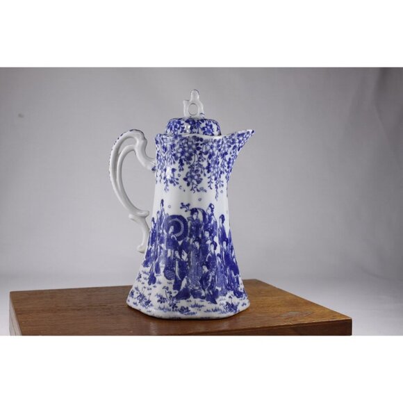 Vintage Japanese wine carafe, blue and white coffee pot, geishas kimono Sakura - Picture 3 of 10